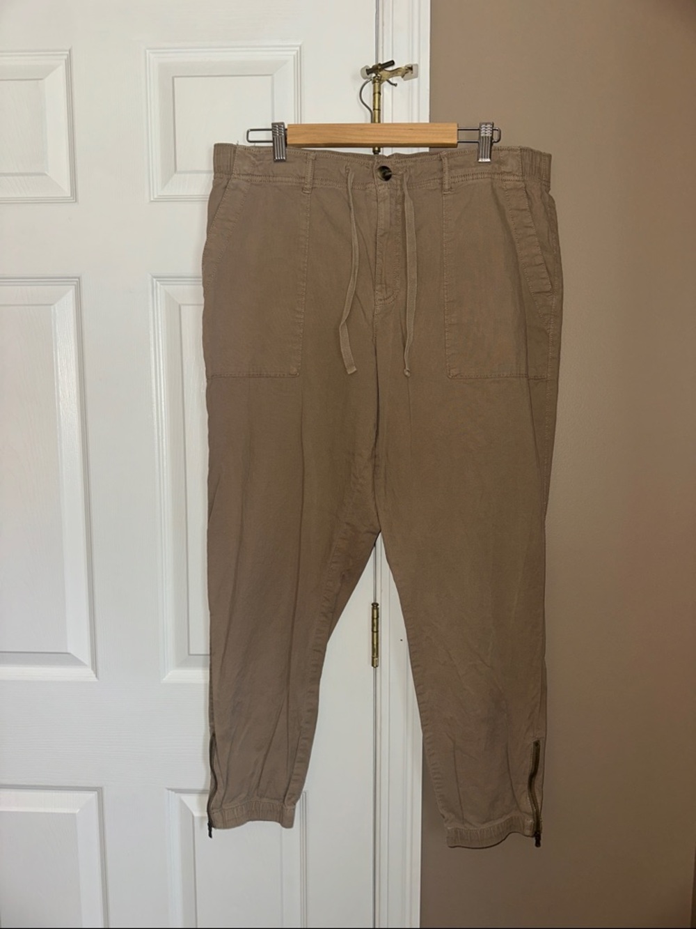 Woman’s Casual Drawstring Jogger Pants - Tan